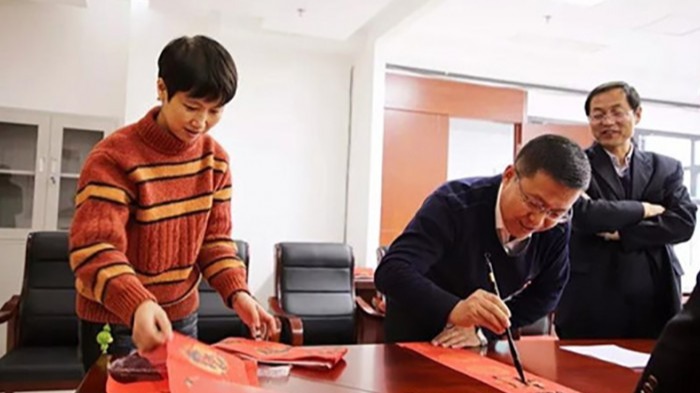 д������ף���˶�